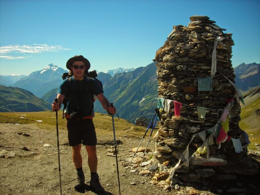 Lipe-en-uno-de-los-puntos-mas-alto-del-Tour-del-Mont-Blanc
