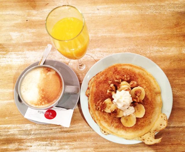 *Resto - Bar* Brunch at the toast cafe in Madrid_11