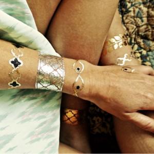 tatuajes-temporales-dorados-inspiración-adoraideas