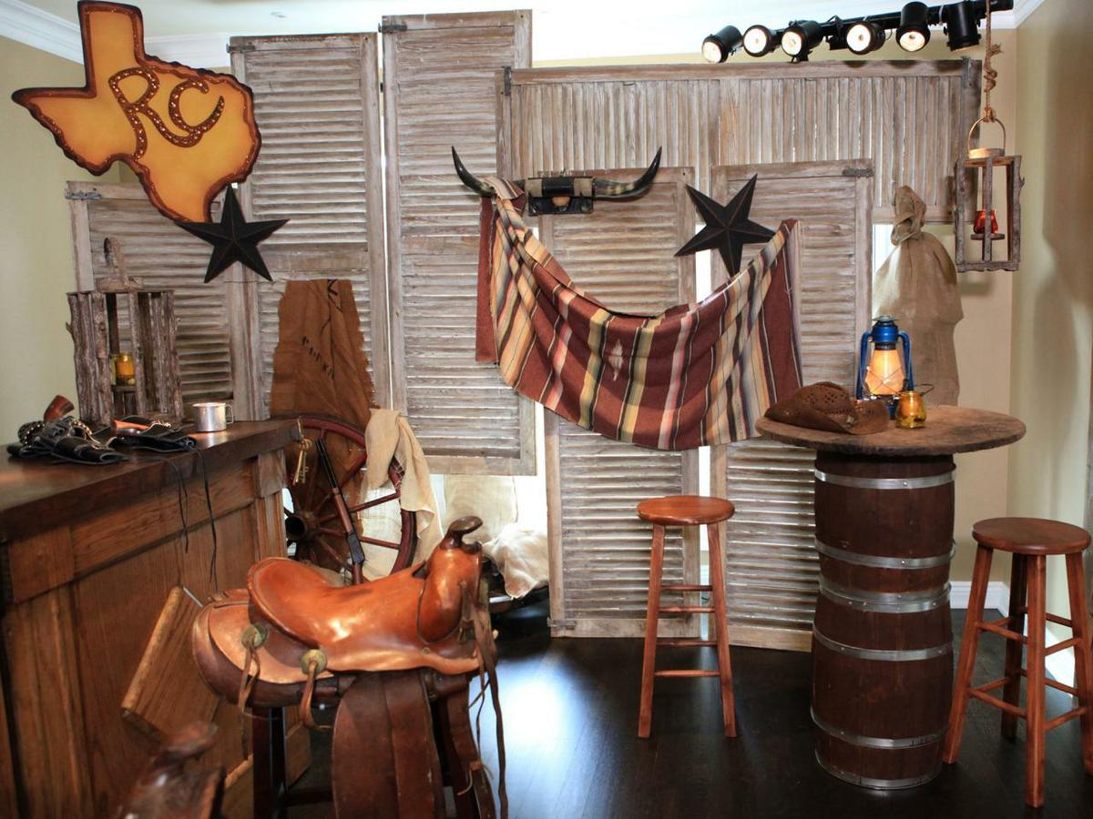 HDMP104_Bar-Gallery-western-bar_s4x3.jpg.rend.hgtvcom.1280.960