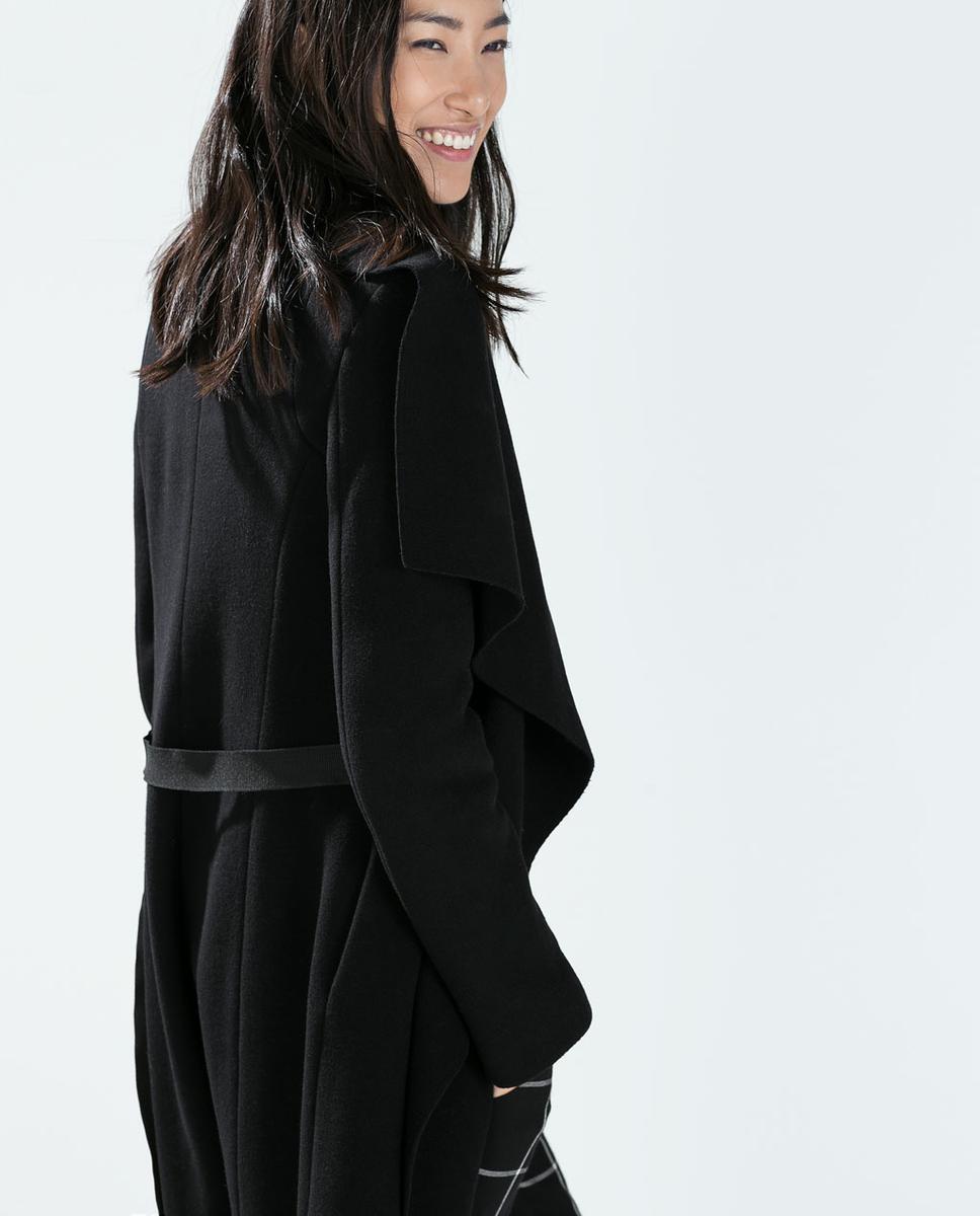 ABRIGO DESCOLGADO CINTAS