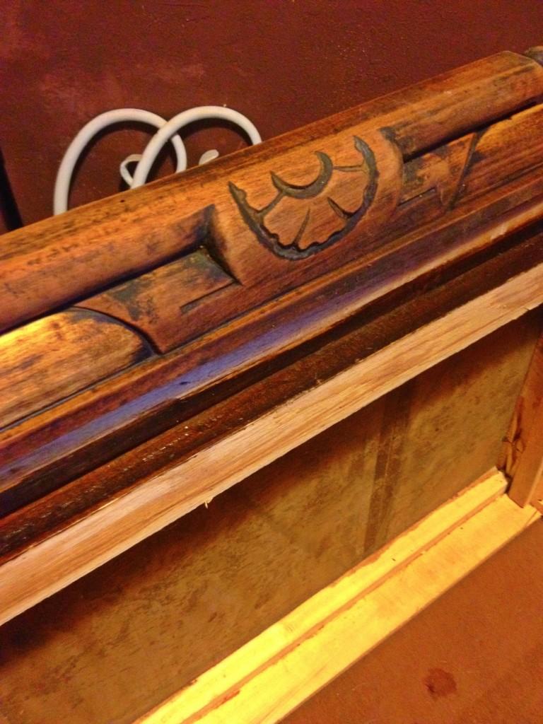 DETALLE MOLDURA MESITA DE NOCHE