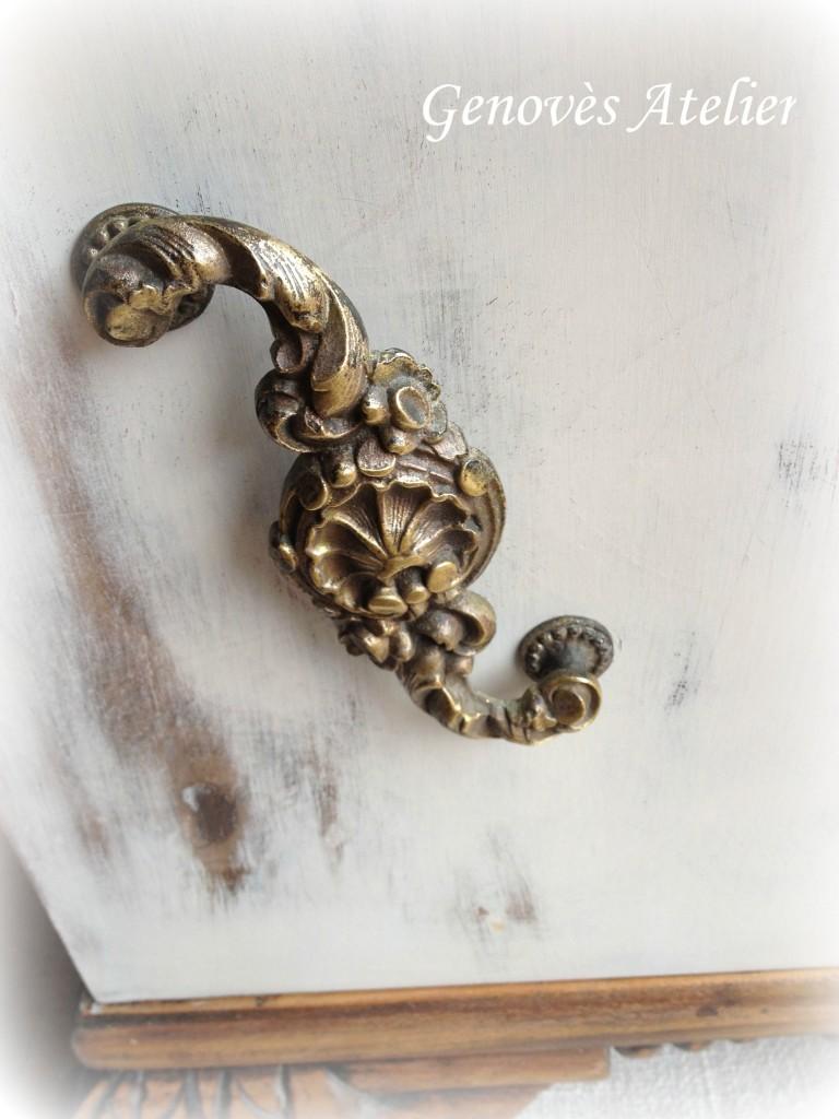 TIRADOR MESITA DE NOCHE RESTAURADA