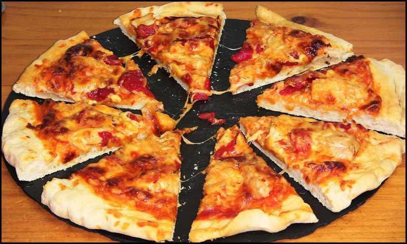 Pizza de bonito y pimientos portada Pizza de atún y pimientos con Mozzarella