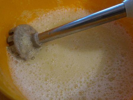 sopa-fria-de-melon-almendras-y-hierbabuena-