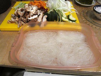 noodles-vermicelli-de-cordero-y-verduras-