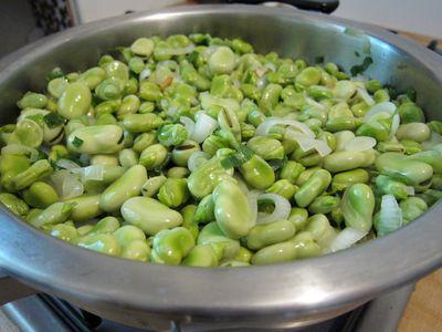 habas-con-jamon-y-huevos-fritos-