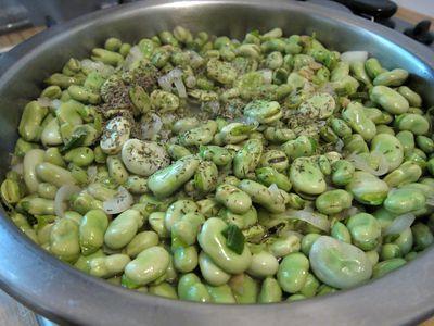 habas-con-jamon-y-huevos-fritos-