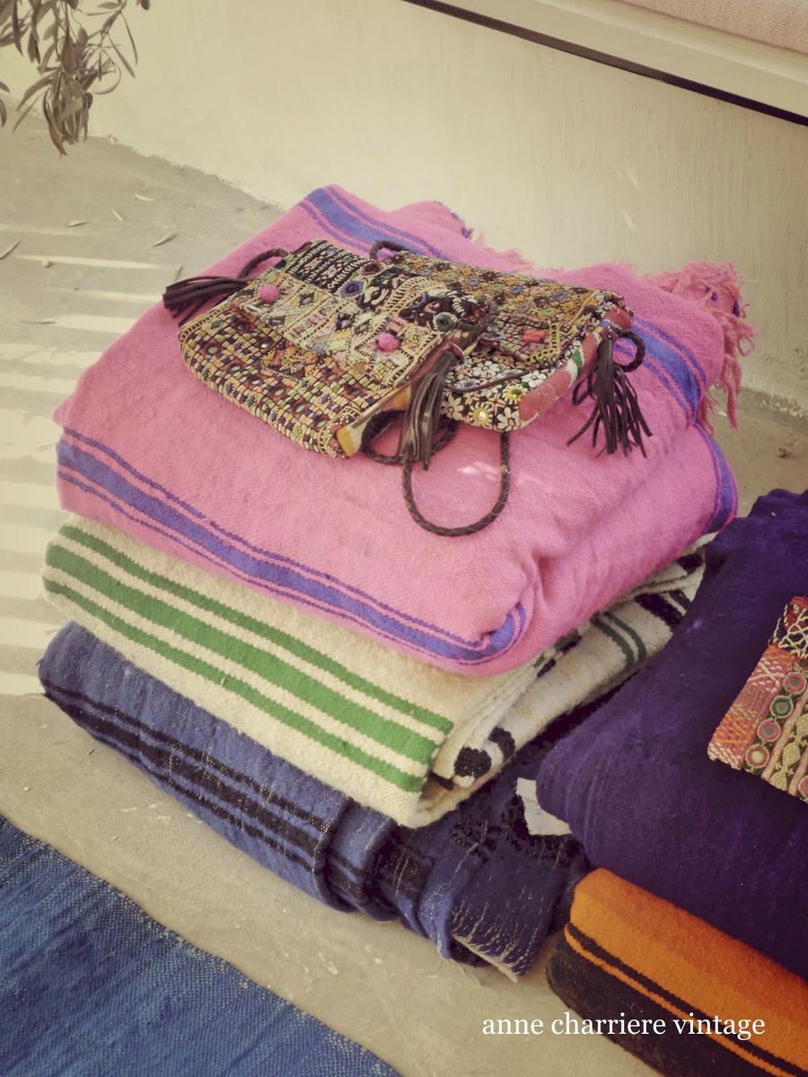 anne charriere vintage, encerado mesa, Ana y Cristina Calderón, Bilbao,