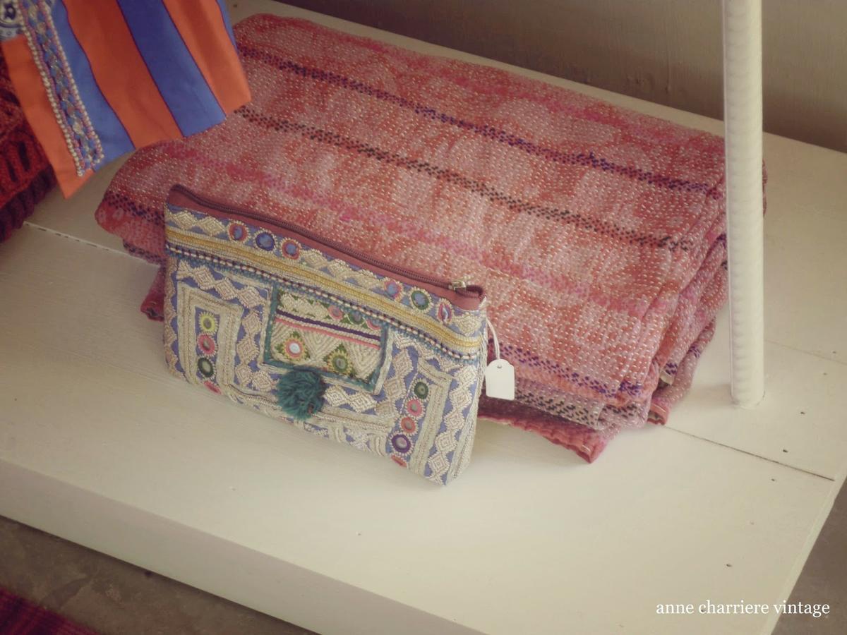 anne charriere vintage, encerado mesa, Ana y Cristina Calderón, Bilbao,