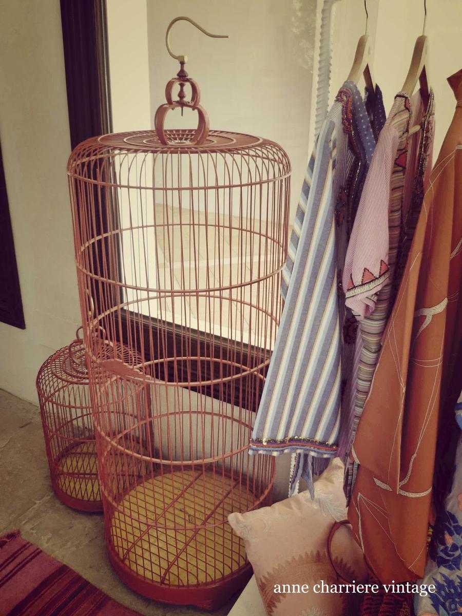 anne charriere vintage, encerado mesa, Ana y Cristina Calderón, Bilbao,