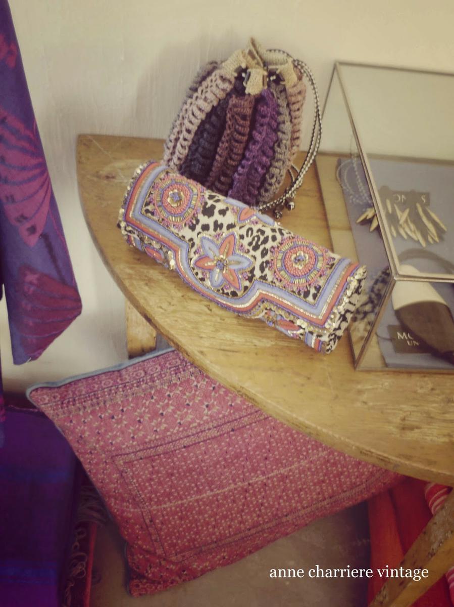 anne charriere vintage, encerado mesa, Ana y Cristina Calderón, Bilbao,