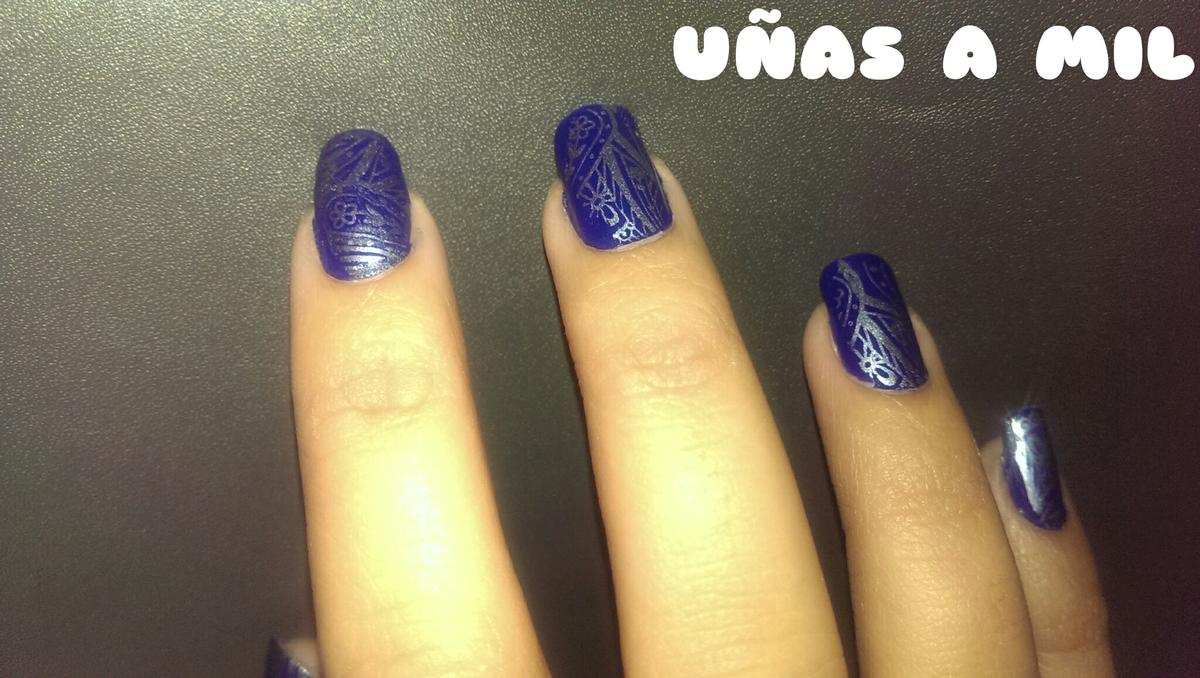 diseño_uñas_estampación_mini_opi_telva_y_kiko (2)