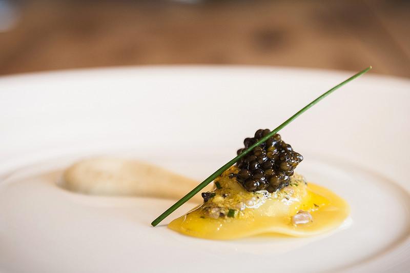 Ravioli de ricotta ahumada con caviar Petrossian Alverta Imperial
