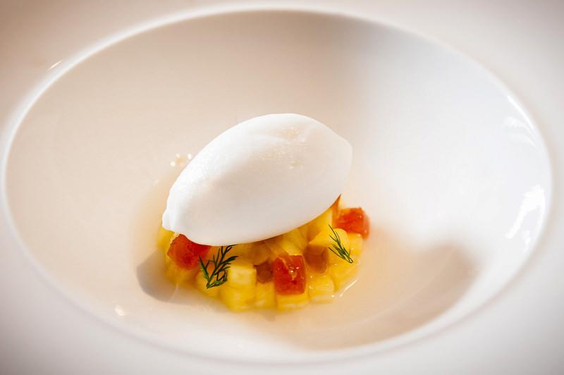 Coco helado pina hinojo dulce de membrillo y brandy