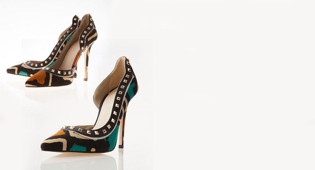 Zapatos hechos a mano Precio 390â?¬
Tienda Ongoroongoro
visitar tienda para más información.