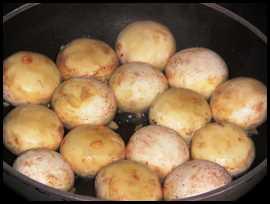 Champiñones 1 Hojaldre relleno con champiñón al ajillo