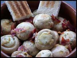 Cahmpiñones 2 miniatura Hojaldre relleno con champiñón al ajillo