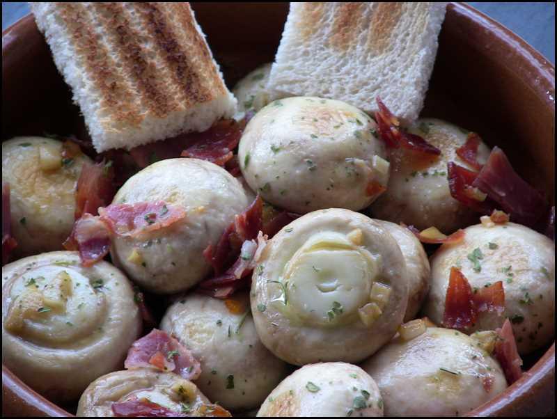 Hojaldre relleno con champiñón al ajillo portada 2 Hojaldre relleno con champiñón al ajillo