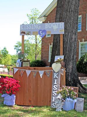 colores-de-boda-caseta-besos