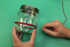 Decorar frascos con lanas de colores (3)