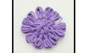 Cómo hacer flores con un telar casero