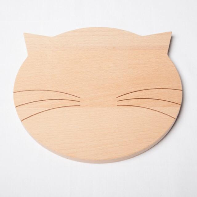 tabla de pan gato maow