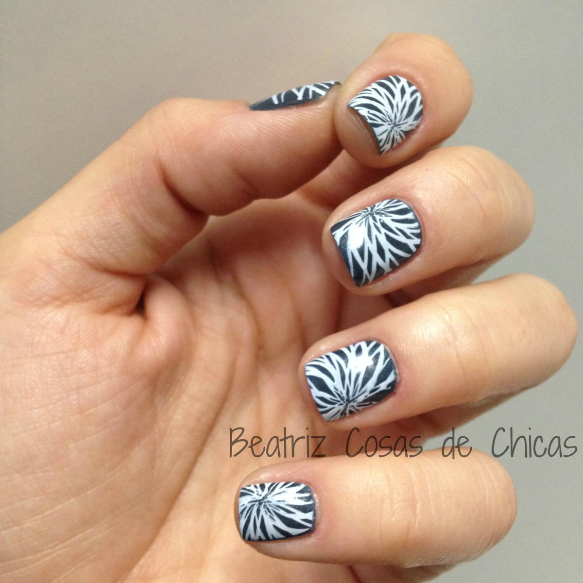 Catrice Check&Tweed y Konad 5