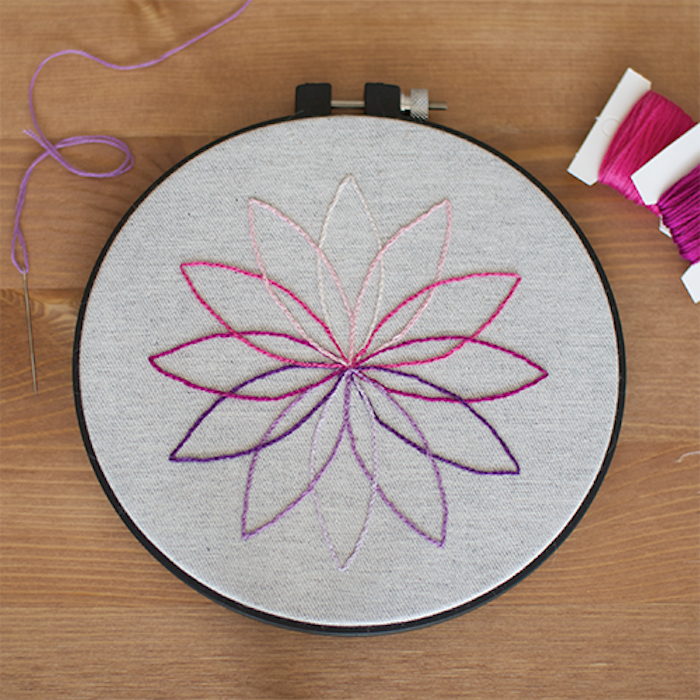 Bordado sencillo de flor