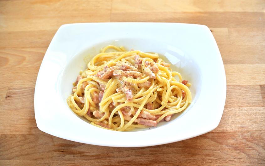 receta pasta carbonara bacon nata (crema de leche) espaguetis
