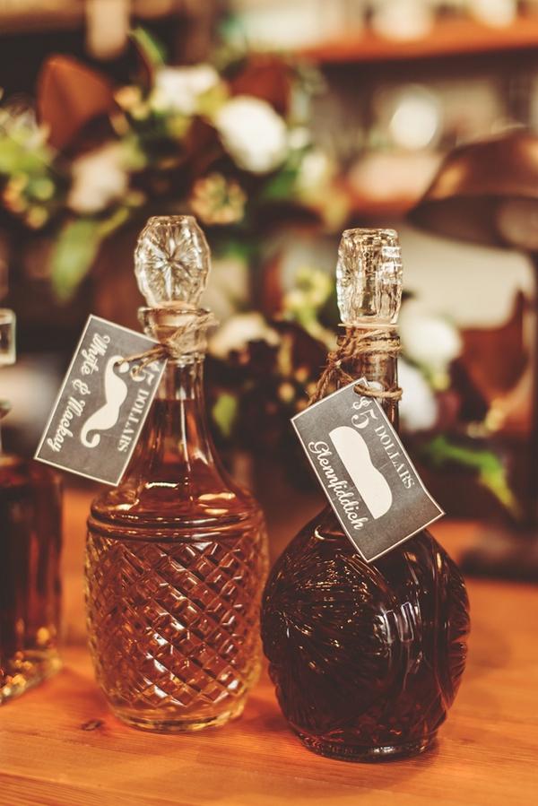 colores-de-boda-regalo-invitados-bigotes-movember