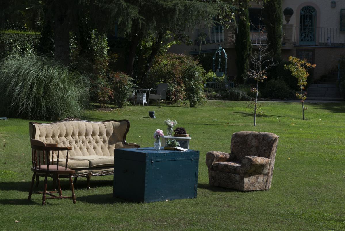 Colores-de-boda-rincon-sillones-sofas-antiguos-laura-y-raul_0150