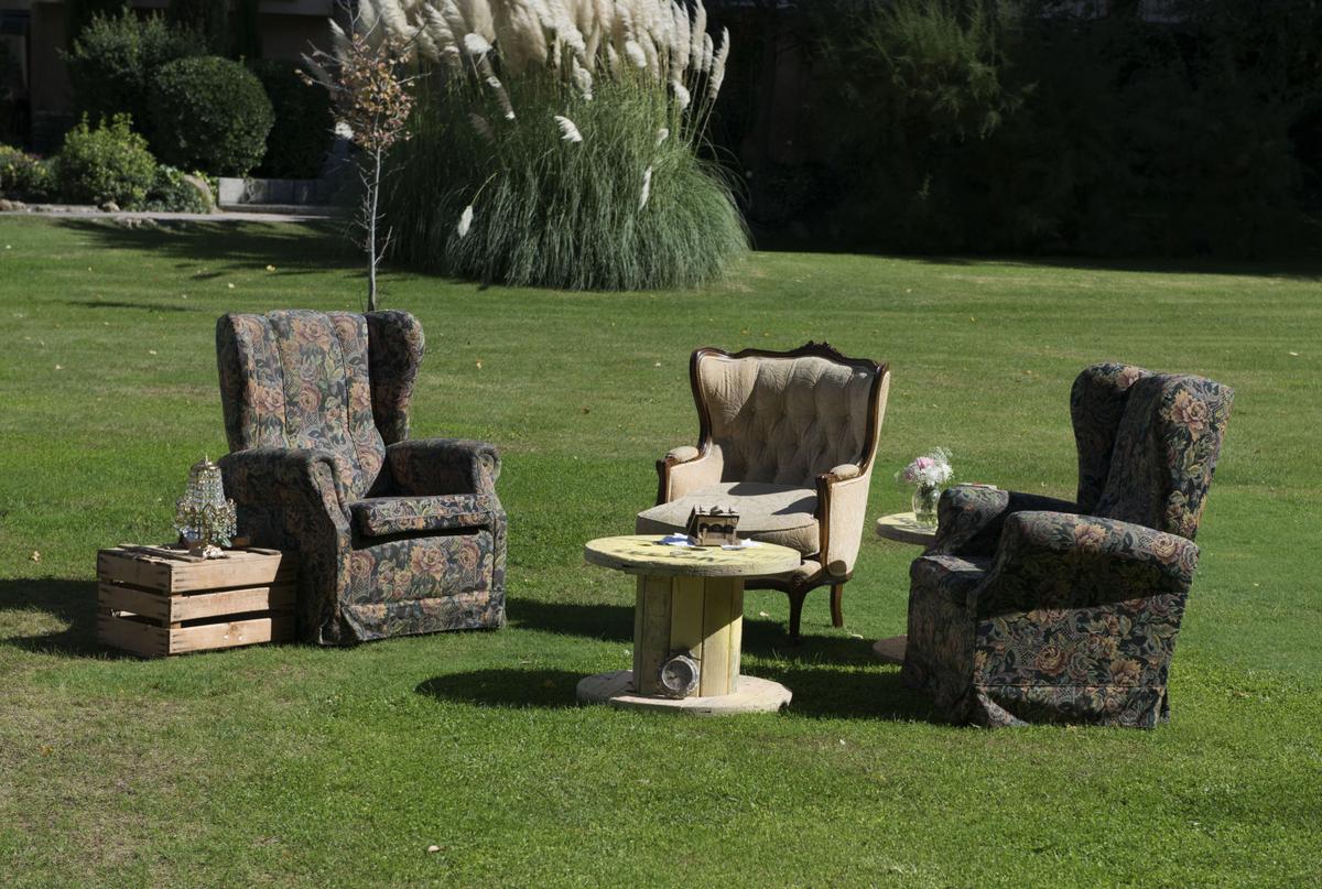 Colores-de-boda-rincon-coctel-sofas-laura-y-raul_0184