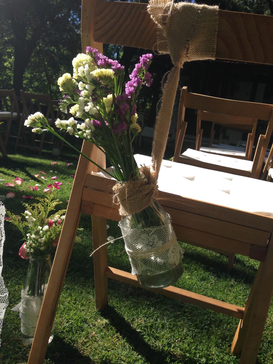 colores-de-boda-ceremonia-civil-botella-colgada-silla-andrea-dani