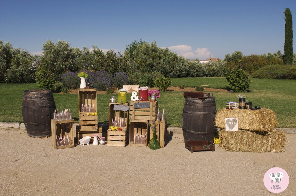 colores-de-boda-rincon-limonada-fresa-pacas-heno-barriles