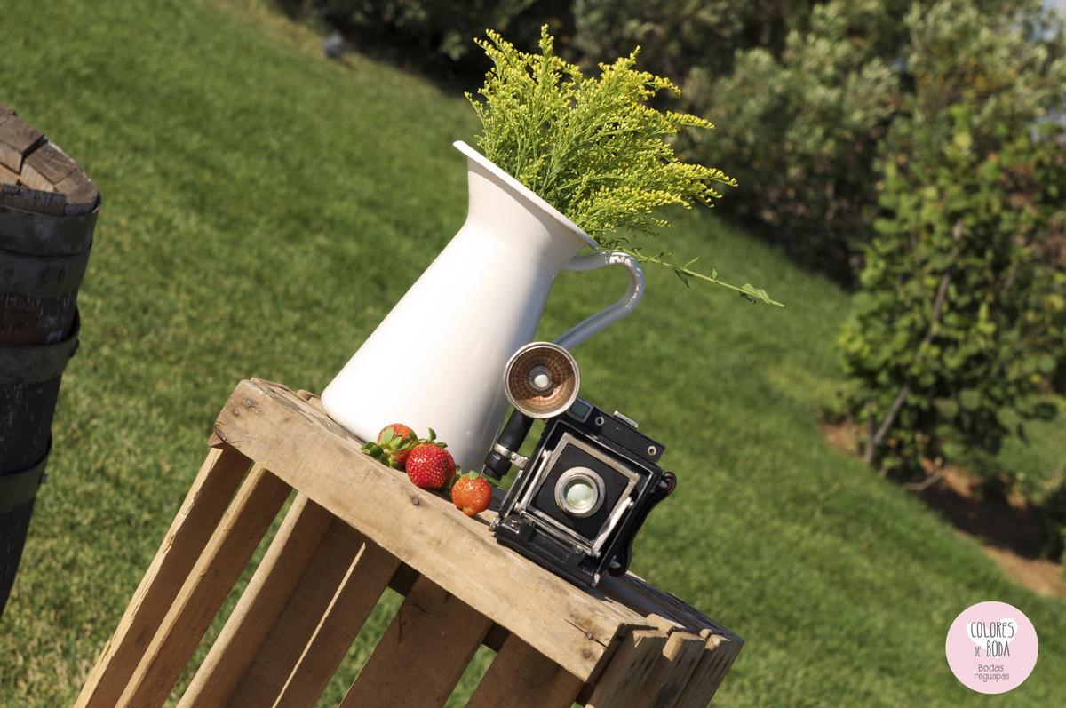 colores-de-boda-limonada-jarra-loza