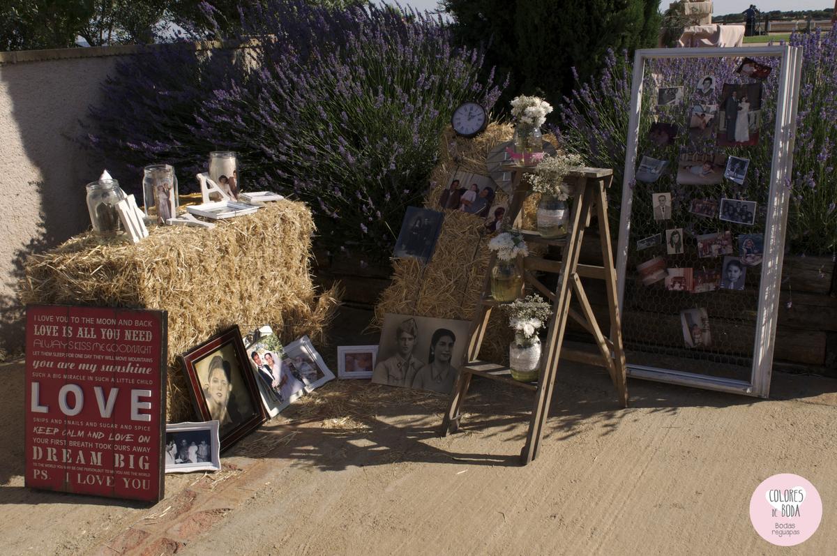 colores-de-boda-rincon-recuerdos-fotografias-familiares-heno-ventana-malla-gallinero