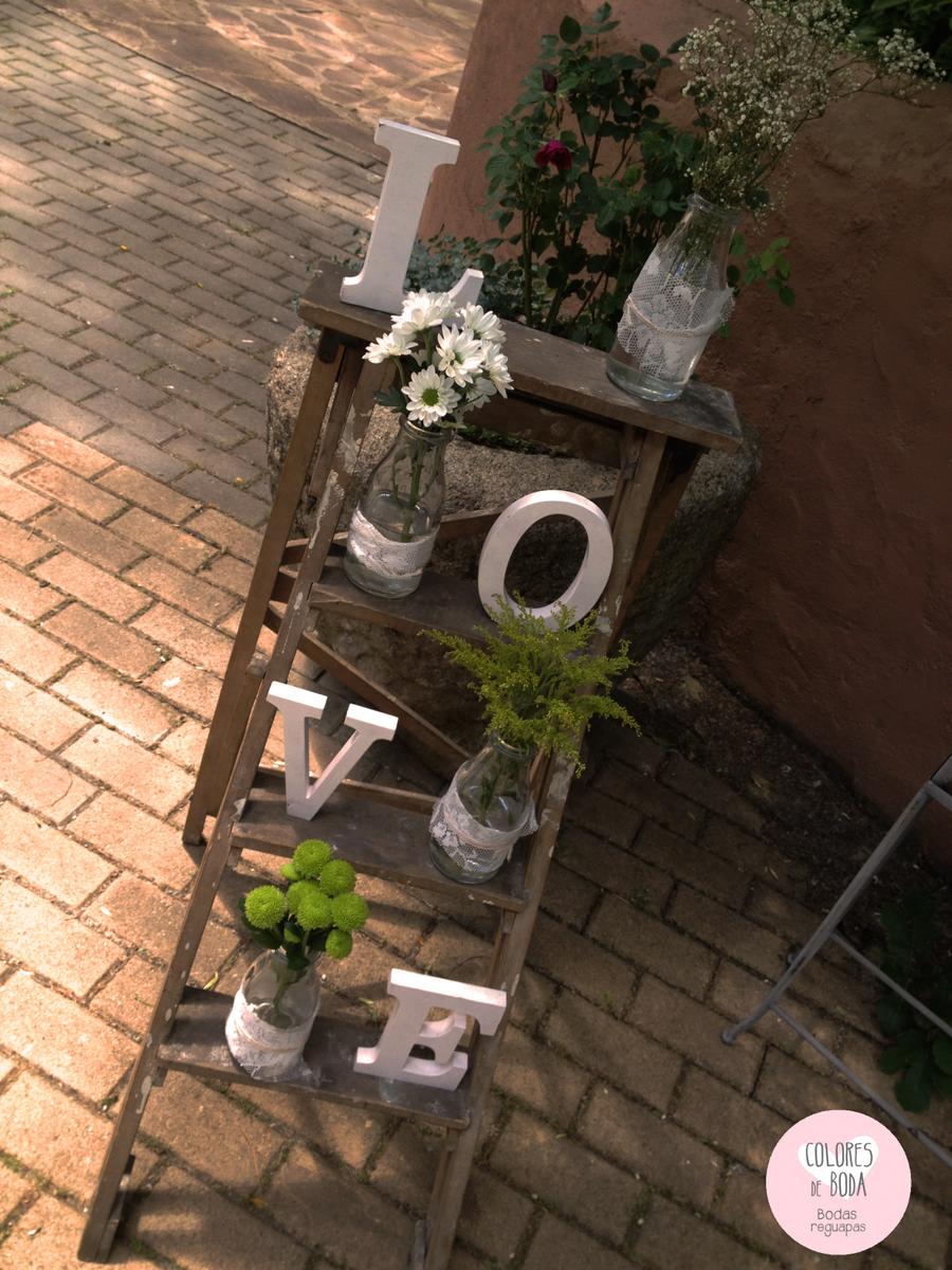 colores-de-boda-escalera-flores-love-rincon-bienvenida-chiara-manuel