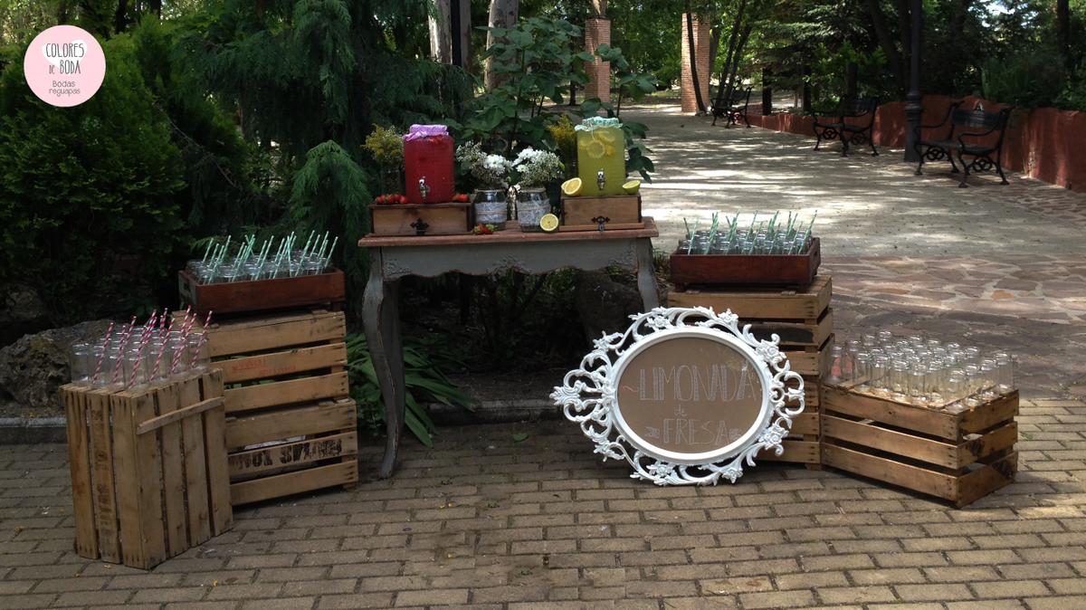 colores-de-boda-puesto-limonada-fresa-chiara-manuel