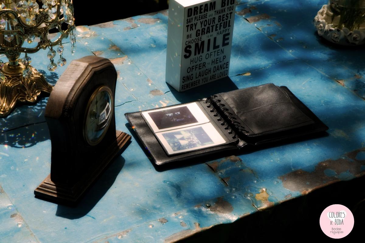colores-de-boda-photobooth-detalle-album-fuji-chiara-manuel