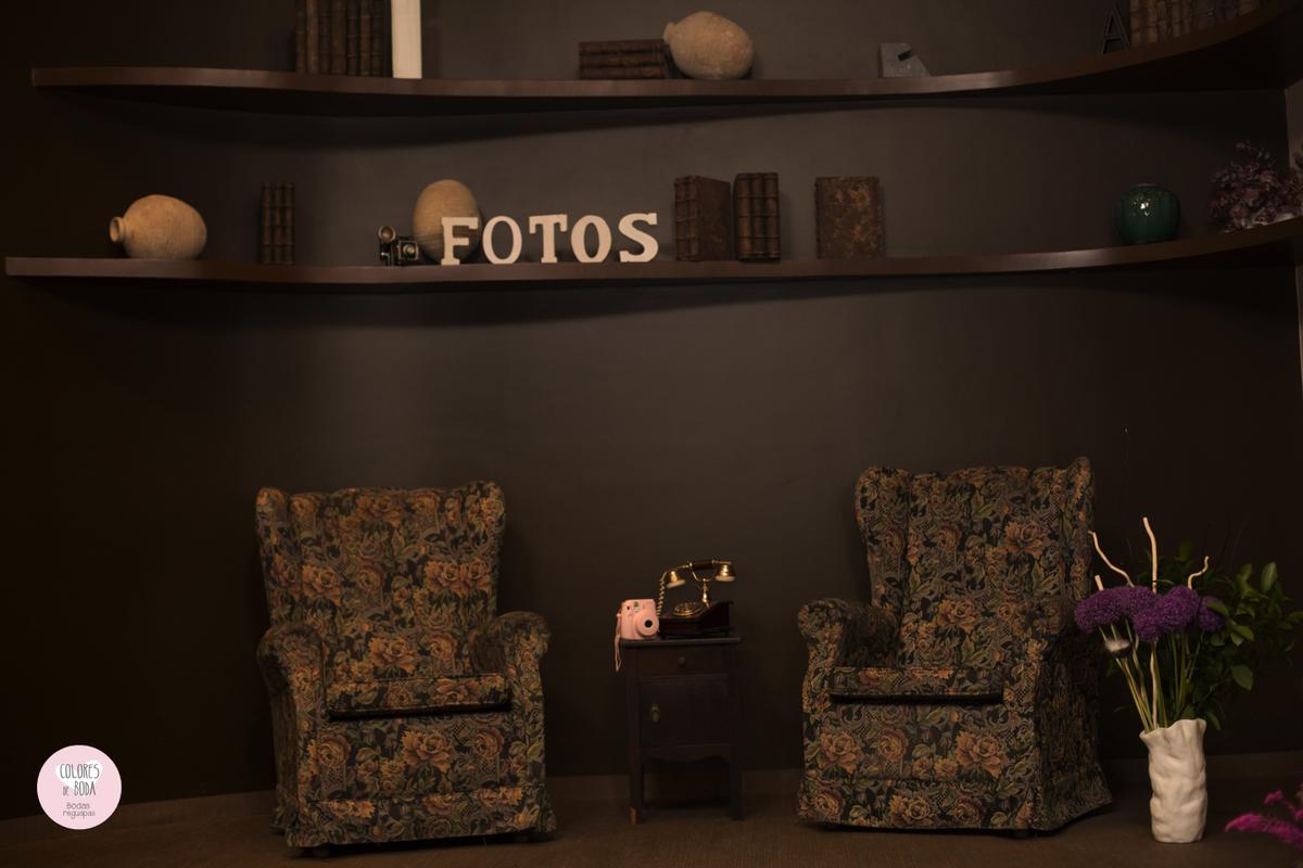 colores-de-boda-photocall-butacas-vintage