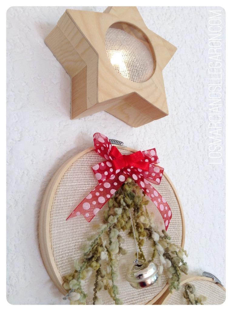 pino navideño con aros de bordar