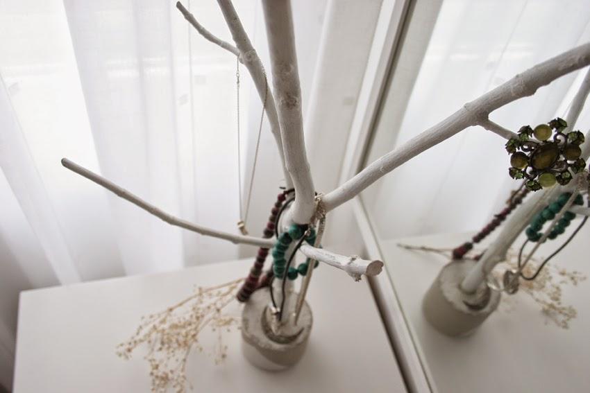 Diy joyero con rama de árbol y cemento3