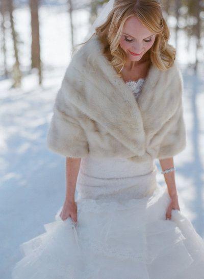 novia con estola de piel