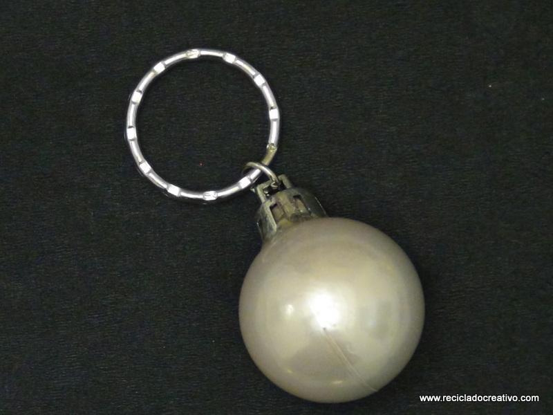 Bisutería reutilizando decoraciones navideñas. Pendientes, colgantes, collares y llaveros