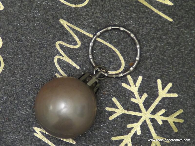 Bisutería reutilizando decoraciones navideñas. Pendientes, colgantes, collares y llaveros