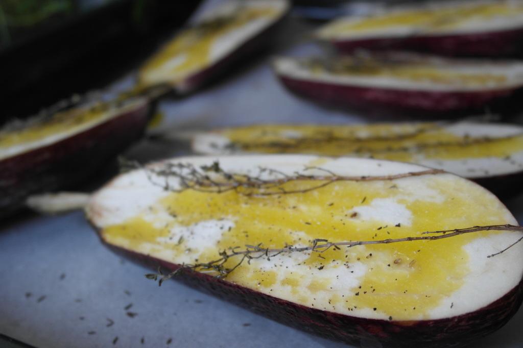 Berenjenas con queso feta y granada