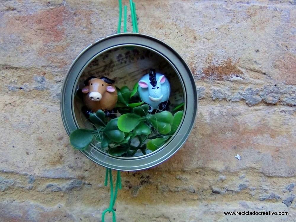 Belén Navideño en latas de atún recicladas (42)