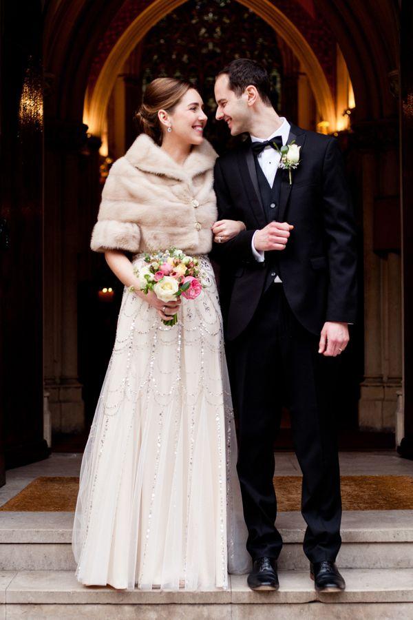 Novia con torera de piel