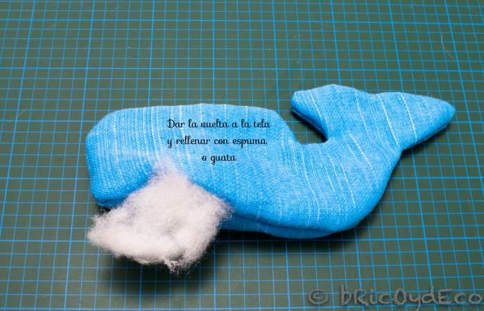 regalos-diy-para-navidad-ballena-tela-paso6